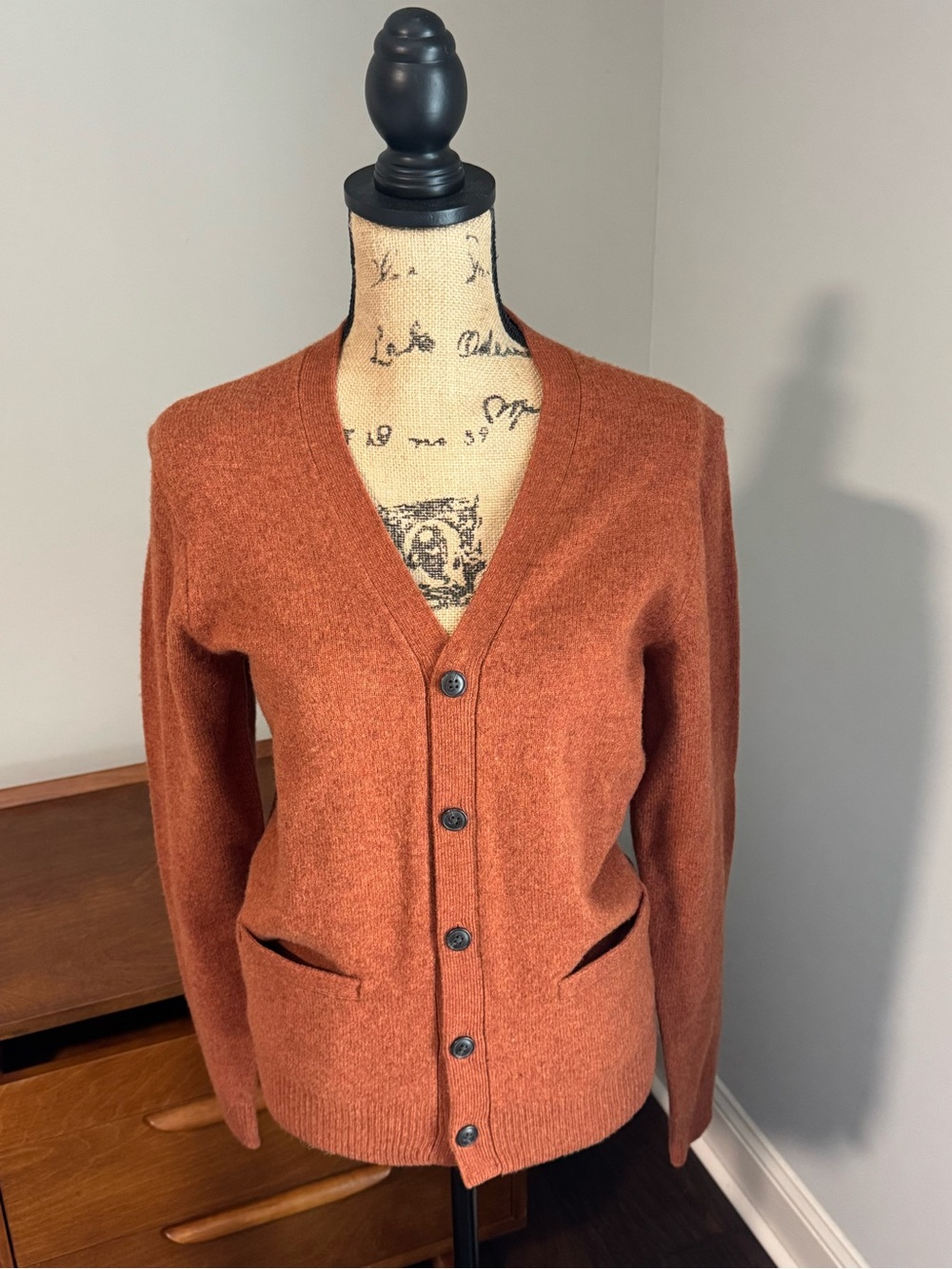 Uniqlo Women's Rust Button-Front V-Neck Cardigan